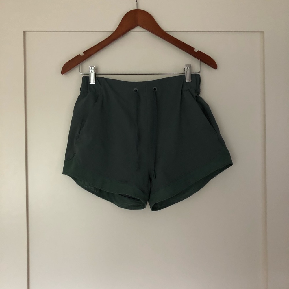 Lululemon Shorts Size: 6